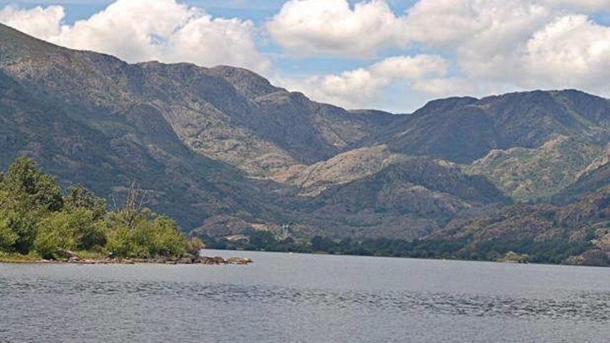 Lago Del Bosque - Zamora